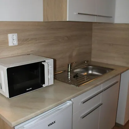 Szikla Vendeghaz Aparthotel *